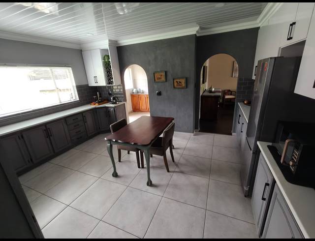 3 BEDROOM HOUSE FOR SALE IN SAFARI GARDENS